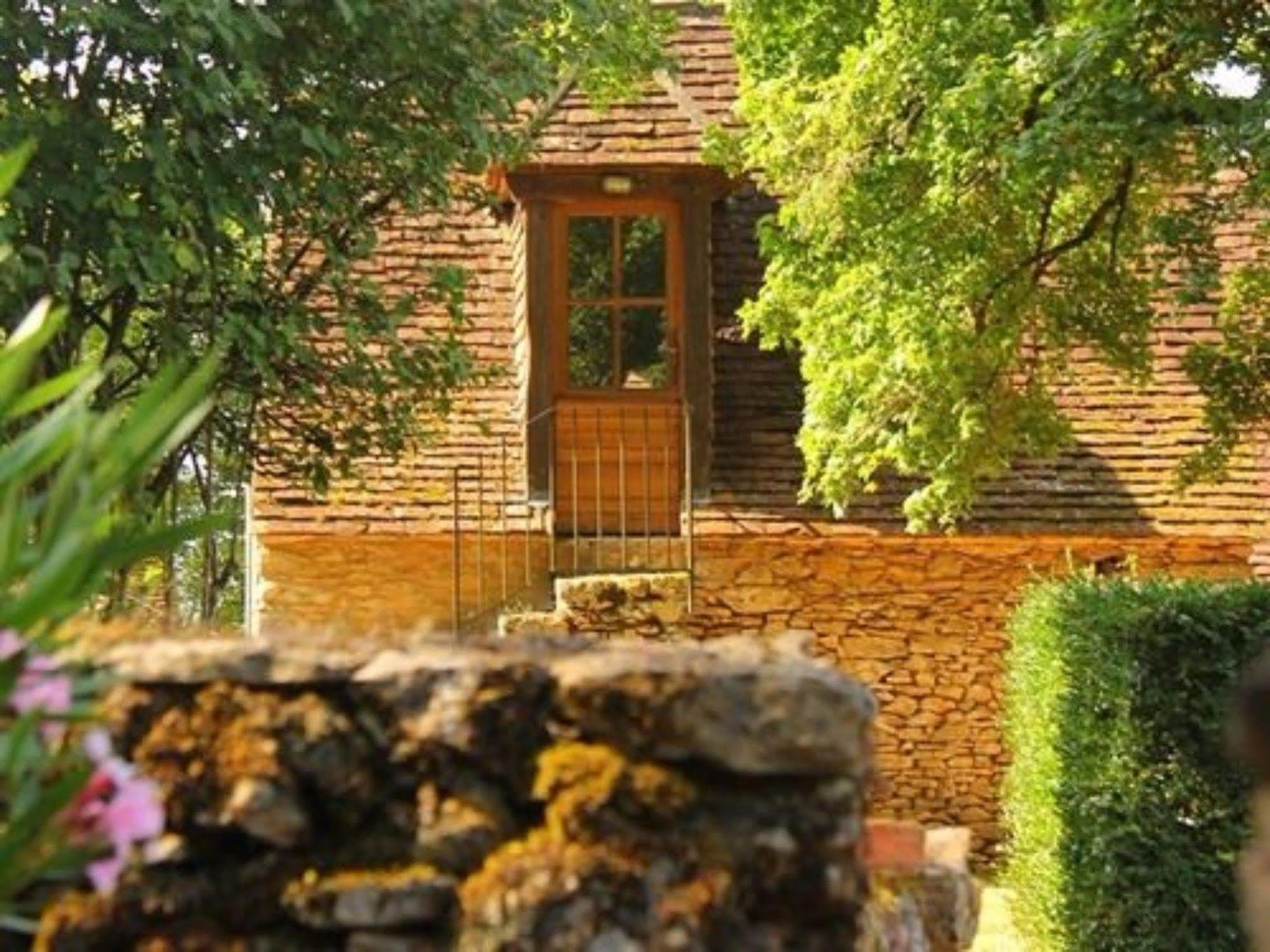 Chambres D'Hotes Avec Piscine La Rossillonie Beynac-et-Cazenac Kültér fotó